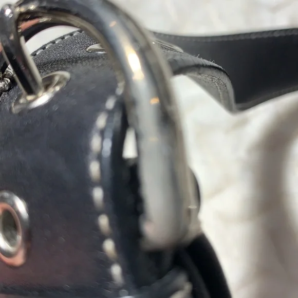 COACH SLIM SIGNATURE CROSSBODY No. E3K-6386 BLACK & GRAY LEATHER DETAILING EUC - Picture 11 of 14